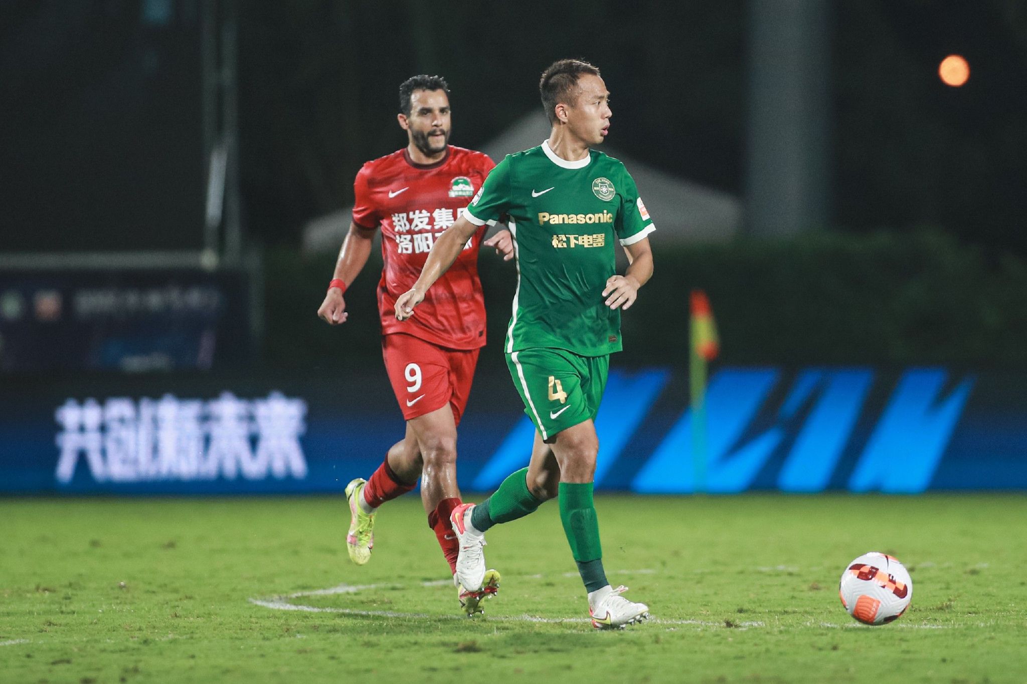 22-23赛季欧冠决赛，沃克未能进入首发阵容，这让他有些沮丧。